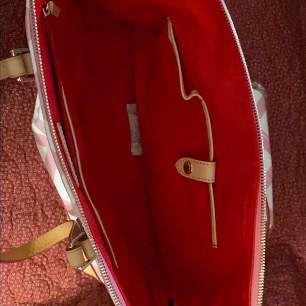 NWOT Dooney & Bourke Lg Tote, Wristlet & Keโฆ - Picture 12 of 16